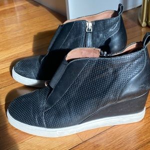 Linea Paolo Felicia Wedge Sneaker | 8.5 Black Leather
